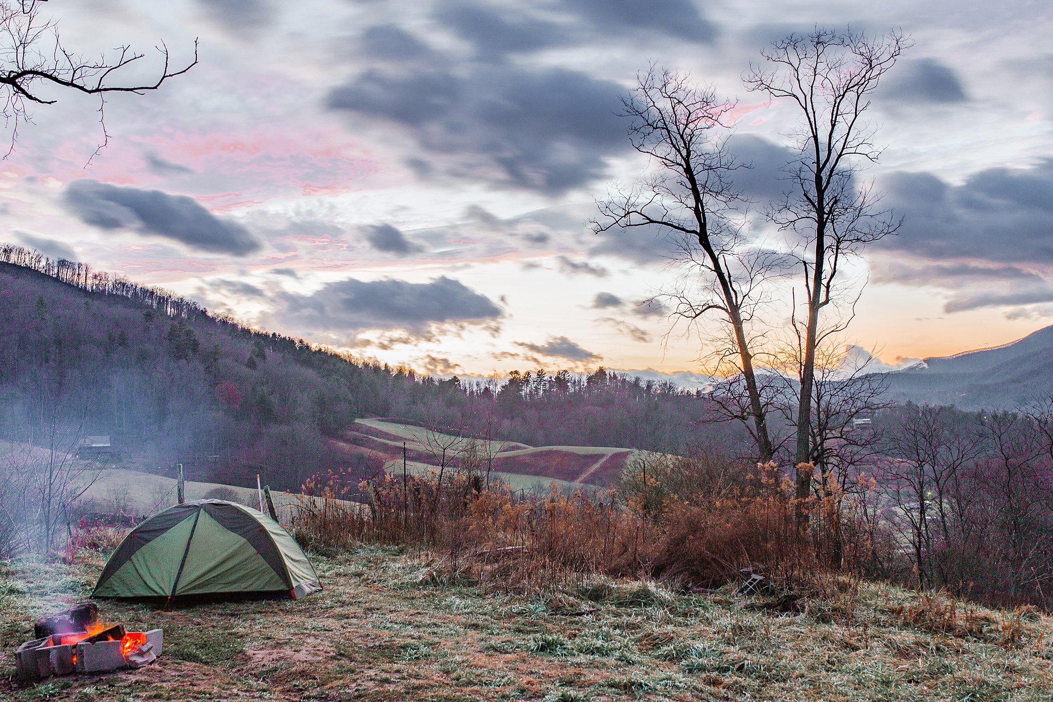 winter camping, 3 Reasons Why You Should Give Winter Camping a Try