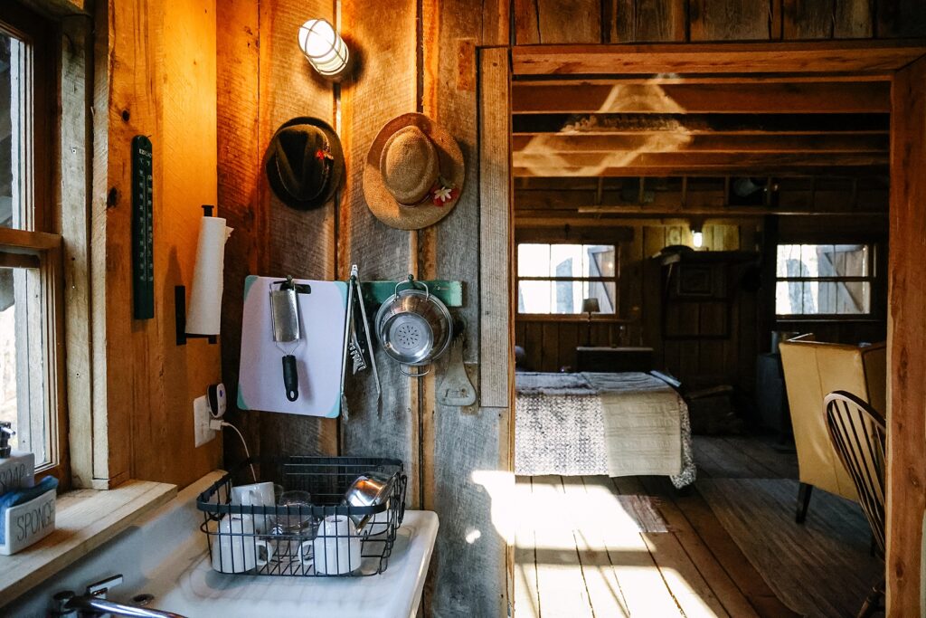 Cozy Hipcamp Cabin near Woodstock Virginia
