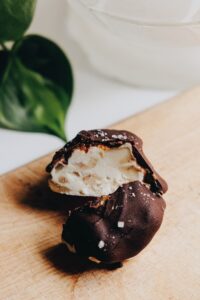 Frozen Almond Butter Banana Bites